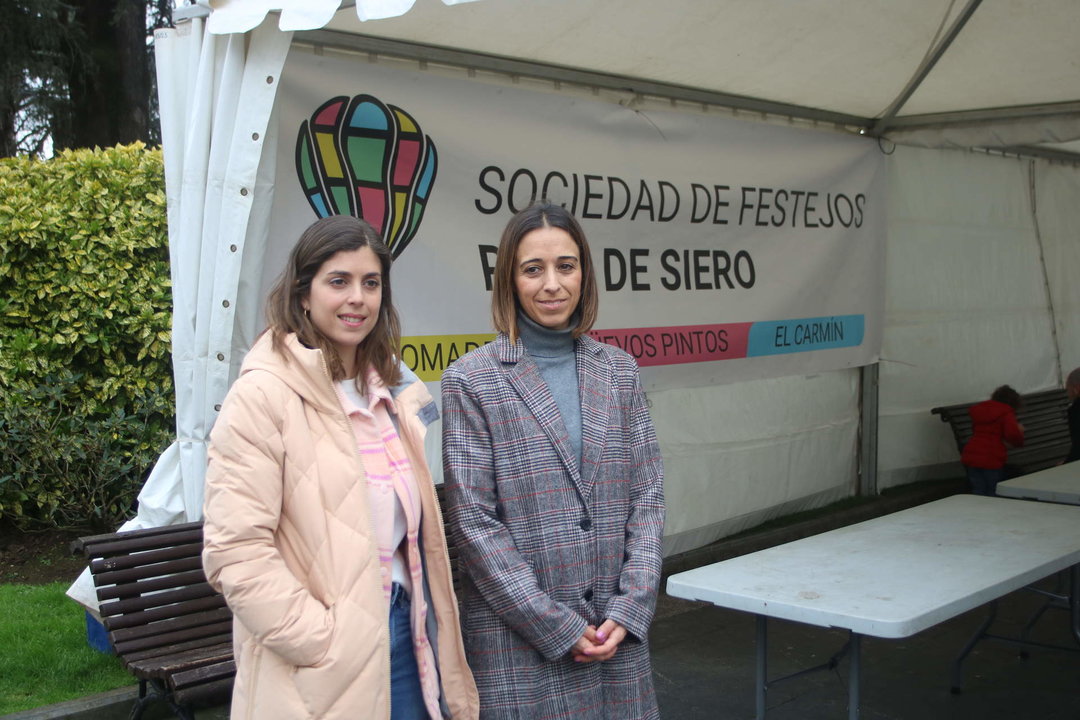 Lucía Noval y Silvia Tárano momentos antes de su comparecencia