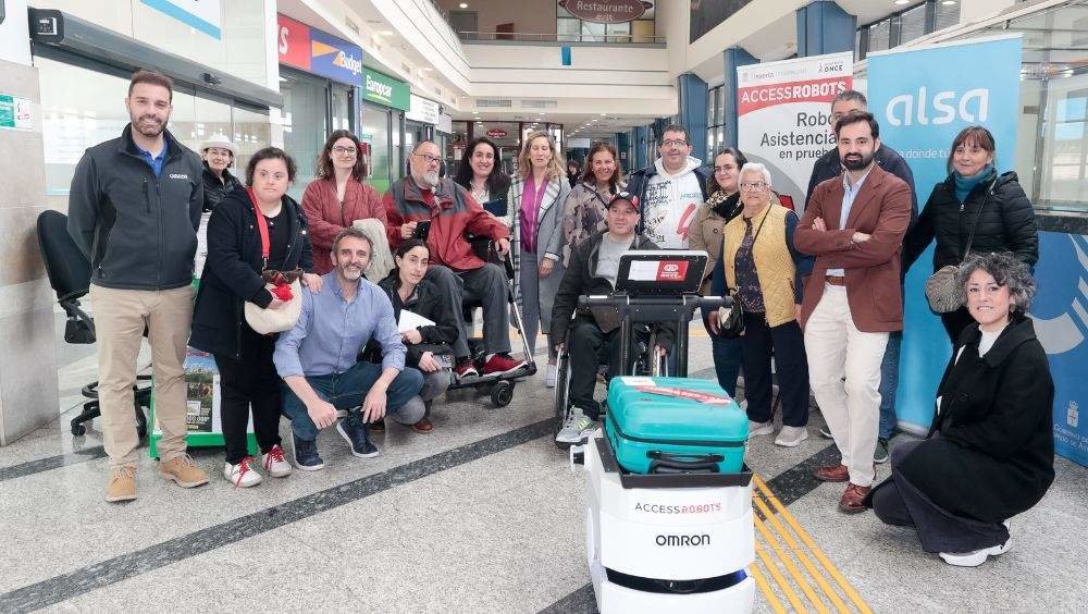 Fundación ONCE y Alsa prueban ‘AccessRobots’ en la estación de autobuses de Oviedo