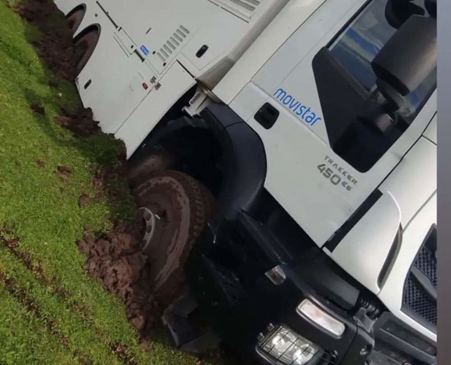 camion-vuelta-ciclista-lagos-covadonga