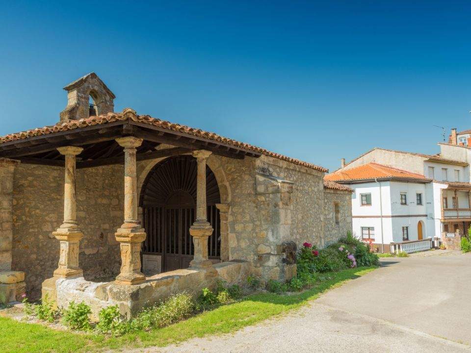 Iglesia de Ceceda en Nava.
Turismo Asturias